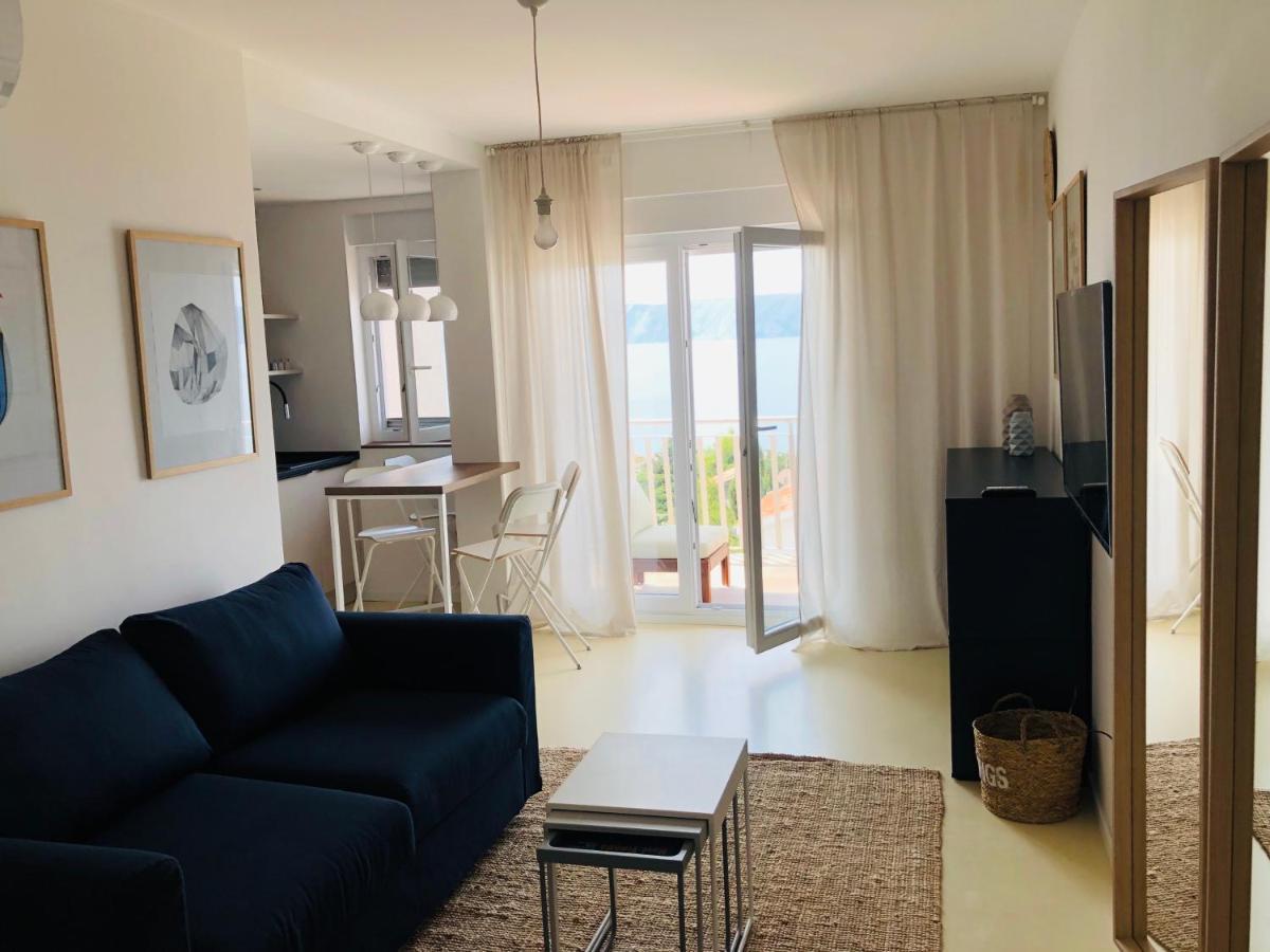 Apartman Meghan Novi Vinodolski Bagian luar foto