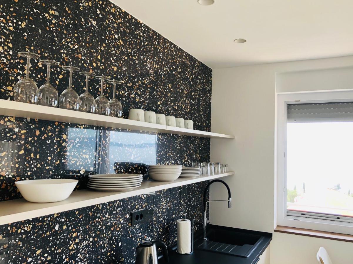 Apartman Meghan Novi Vinodolski Bagian luar foto