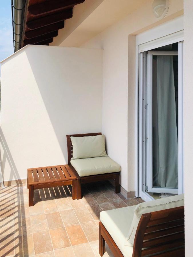 Apartman Meghan Novi Vinodolski Bagian luar foto